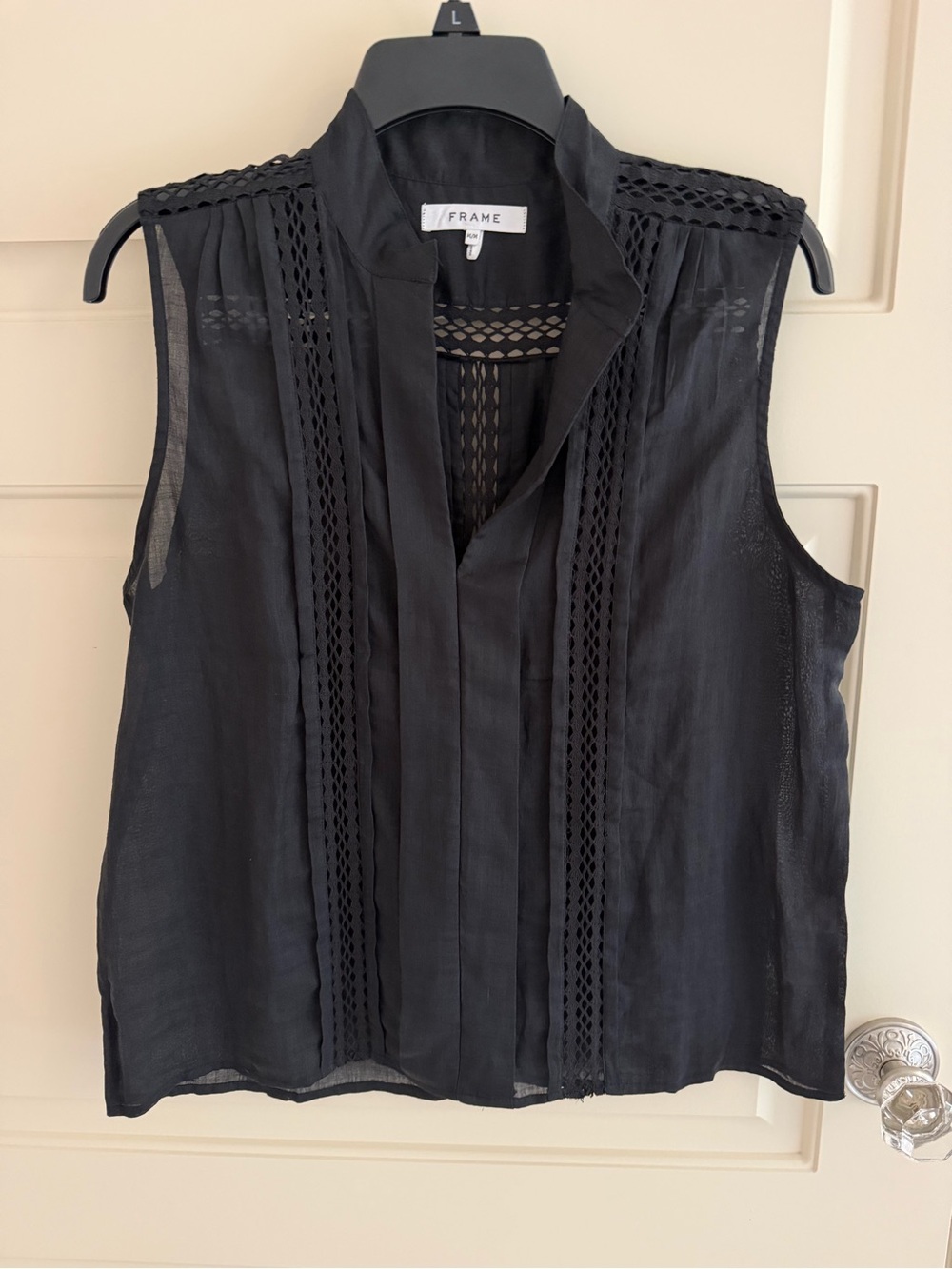 Frame Cali Ramie Lace Tank Blouse in Noir Black - Picture 3 of 9